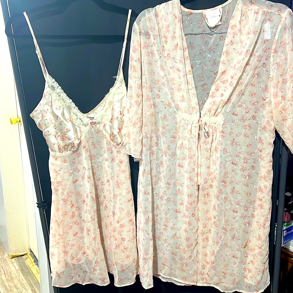 SECRET TREASURES GOWN and Matching Robe NWOT Nighty Pink Vintage size 1X